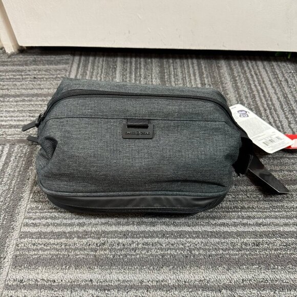 SWISSGEAR 3880 Deluxe Toiletry Bag - Gray - Picture 3 of 8